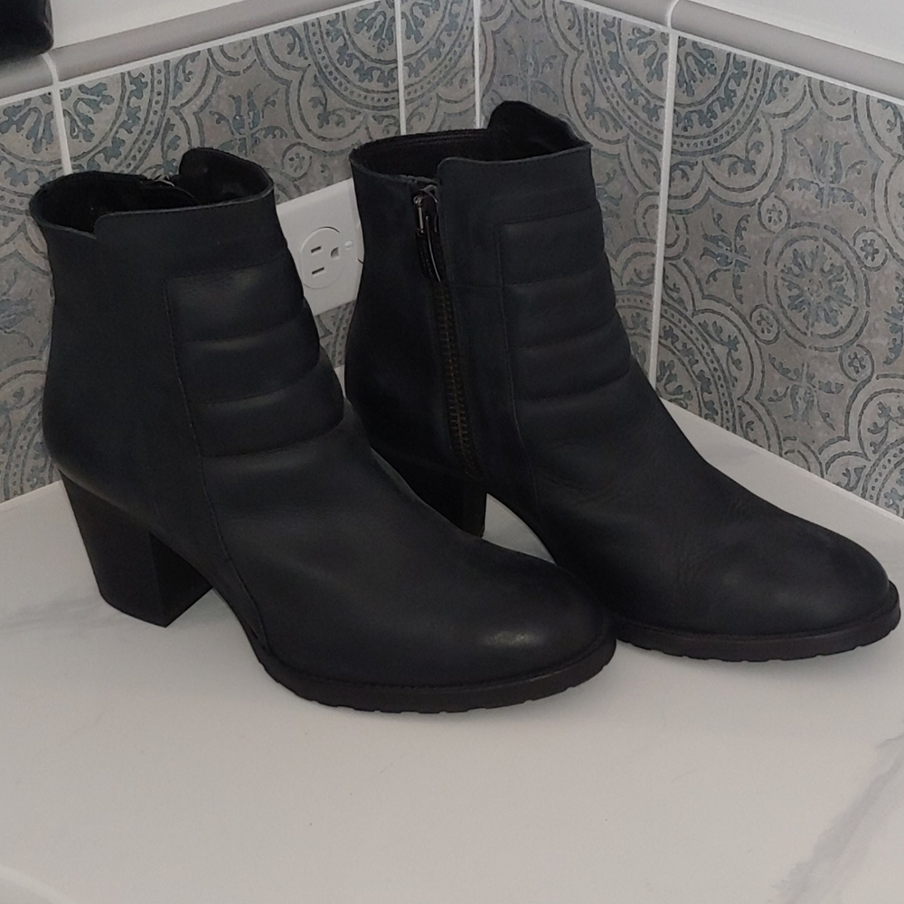 Black boots